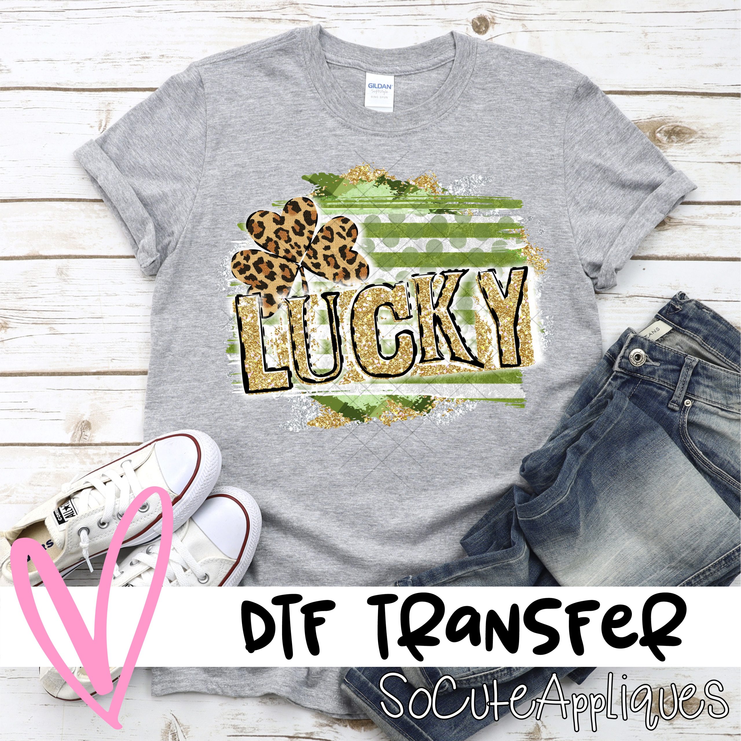 Lucky gold leopard clover on green gold background *DTF* Transfer
