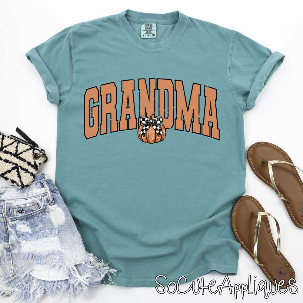 Grandma arched with pumpkin *DTF* Transfer